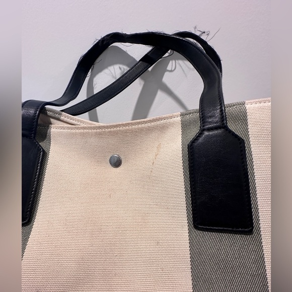 Saint Laurent canvas beach tote with leather trim - Picture 9 of 13